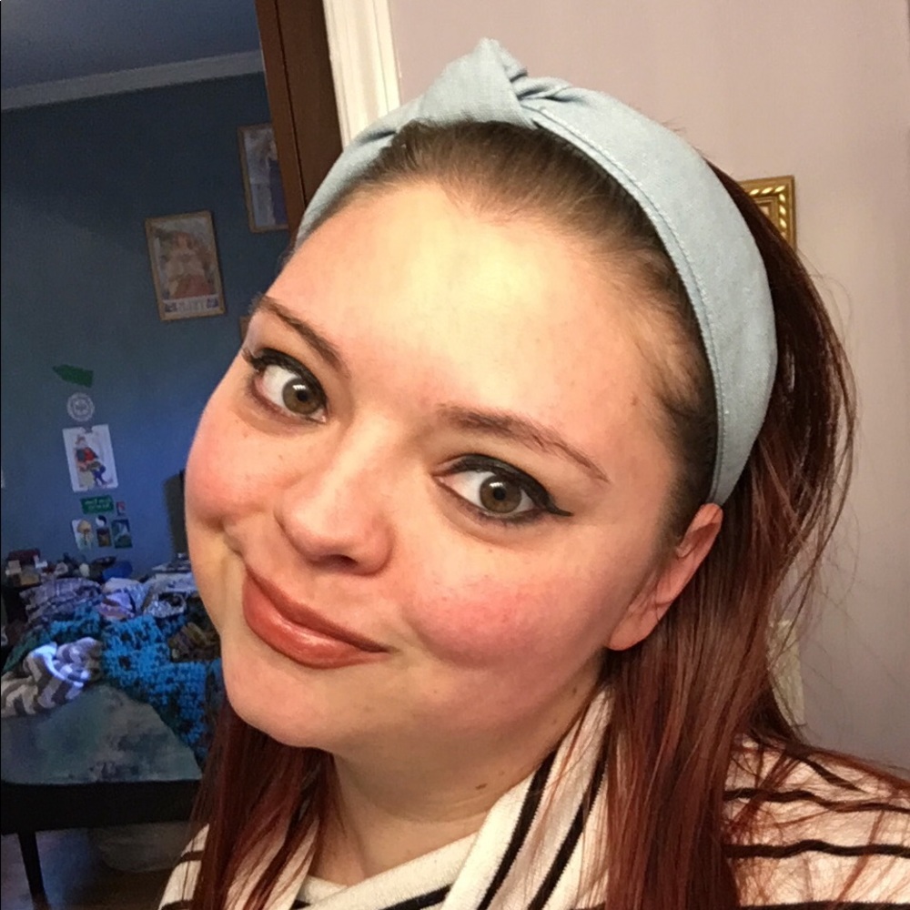 Meet your Posher, Rebecca